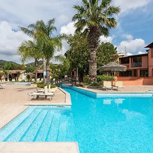 Village Apart-hotel